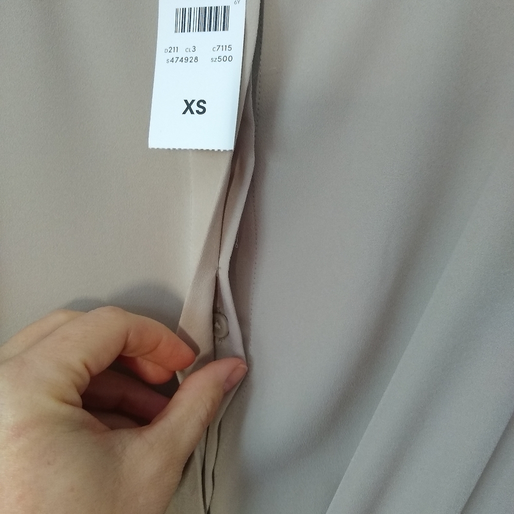 Anne Taylor Gathered Blouse - Picture 2 of 4